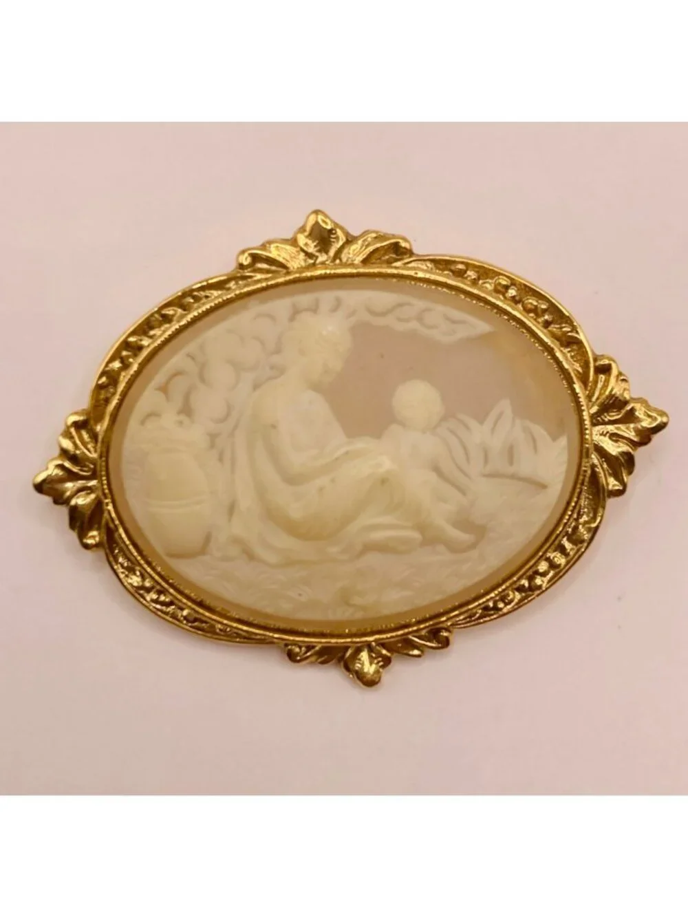 Vintage 1928 Jewelry Co. Gold-Tone Cameo Brooch Mother & Child Design -55B
